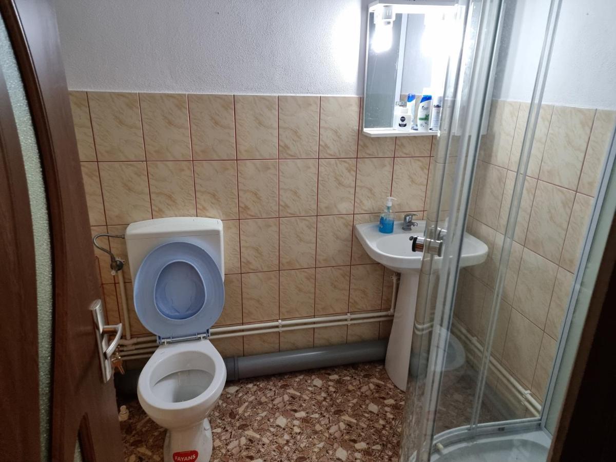 Hotel Quasar Curtea de Argeş Exteriér fotografie